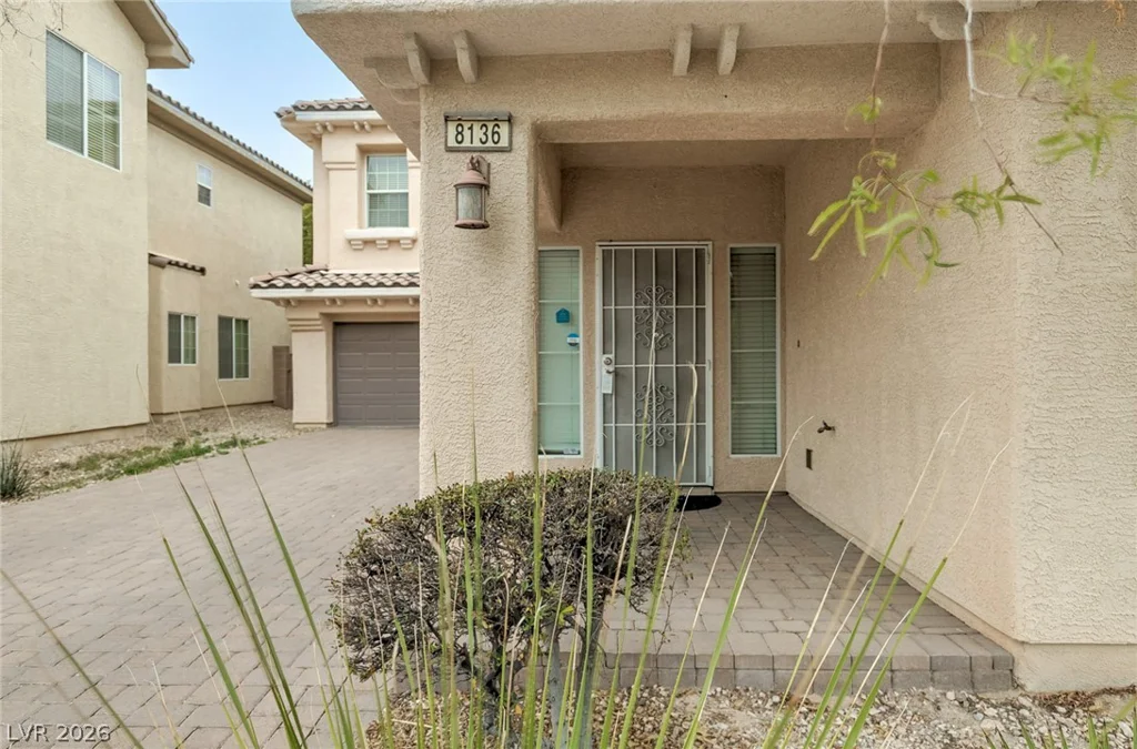 8136 Memory Lake, Las Vegas, NV 89178
