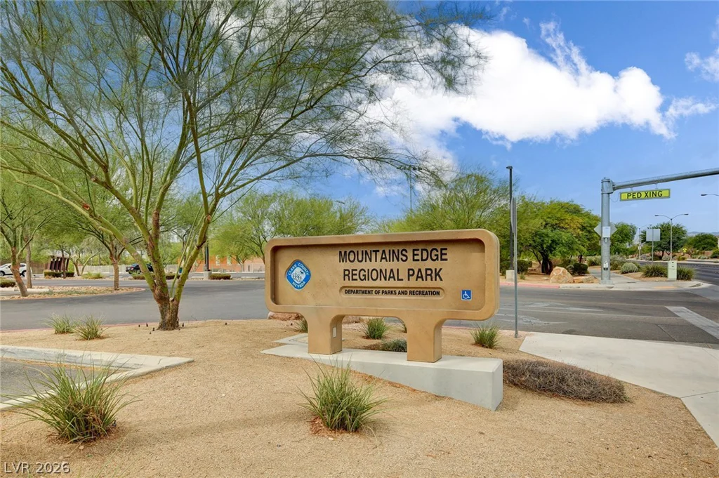 8136 Memory Lake, Las Vegas, NV 89178