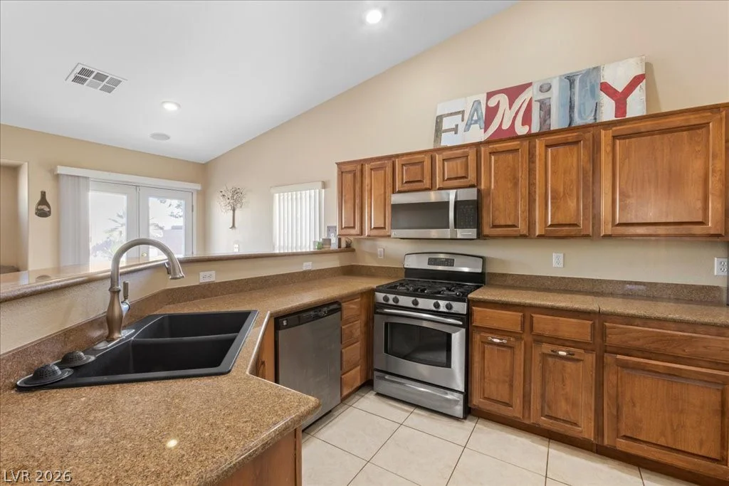 2120 Meadow Green, North Las Vegas, NV 89031