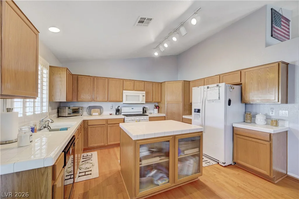246 Amber Light, Henderson, NV 89074