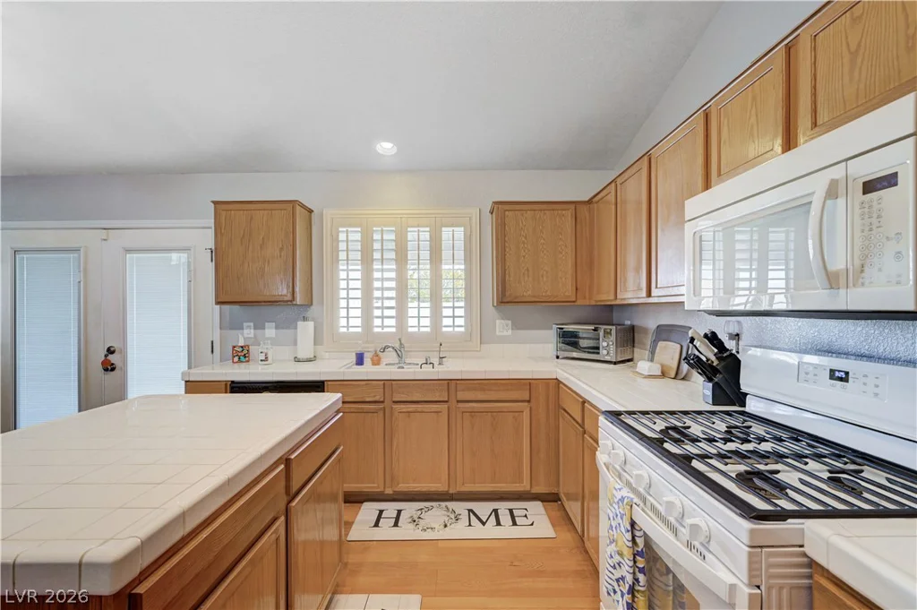 246 Amber Light, Henderson, NV 89074