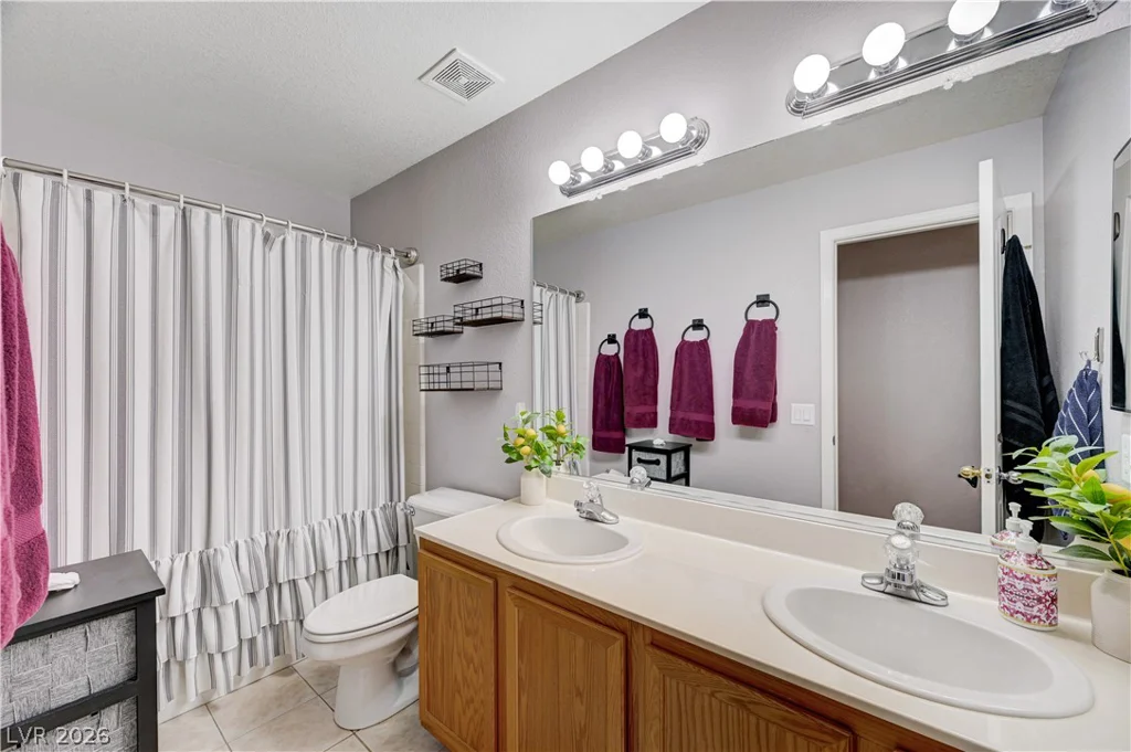 246 Amber Light, Henderson, NV 89074