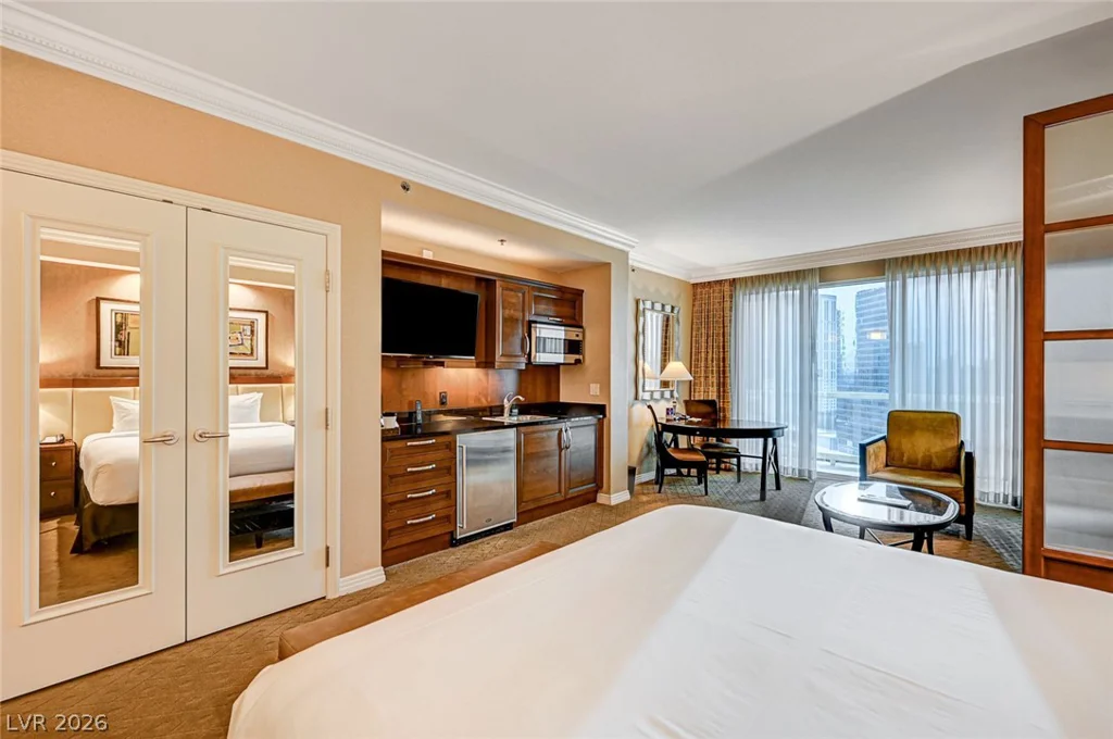 125 Harmon, Las Vegas, NV 89109