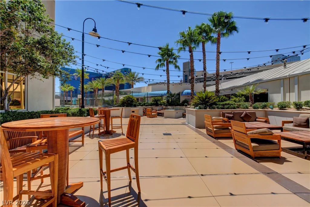 125 Harmon, Las Vegas, NV 89109