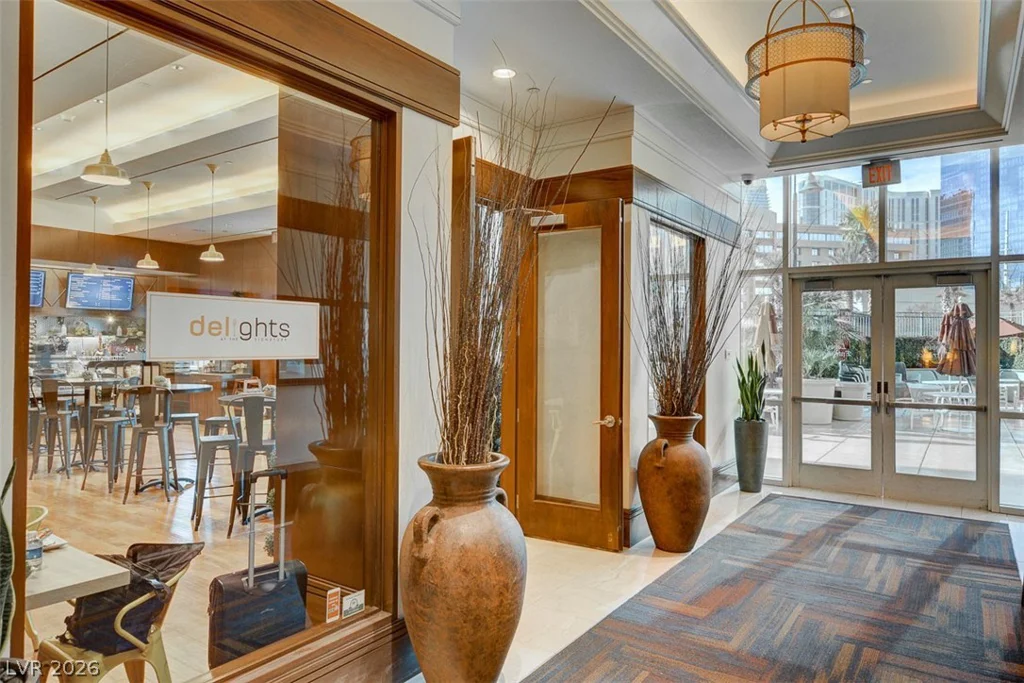125 Harmon, Las Vegas, NV 89109