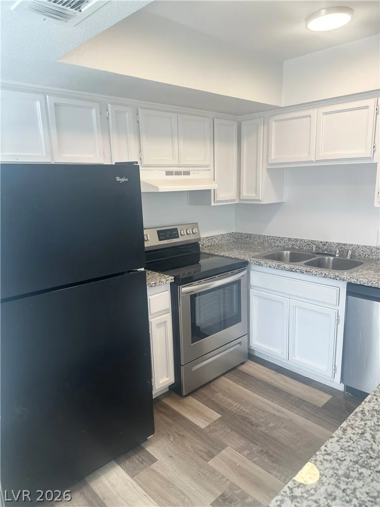 4300 Lamont, Las Vegas, NV 89115