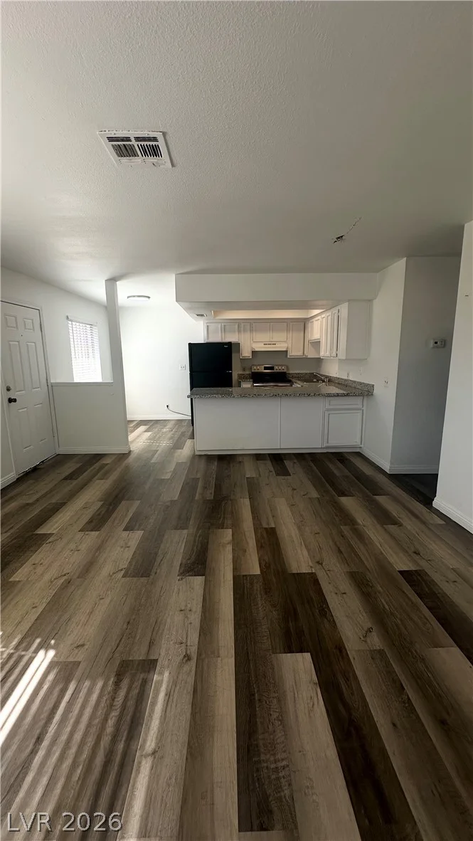4300 Lamont, Las Vegas, NV 89115