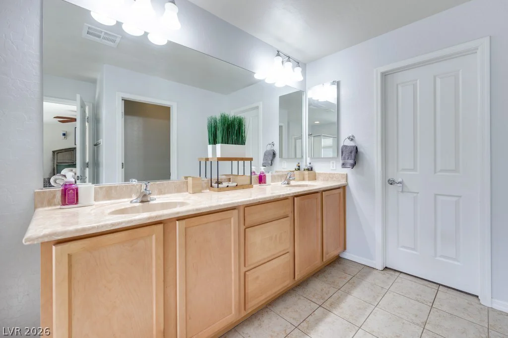 7039 Positano Hill, Las Vegas, NV 89178