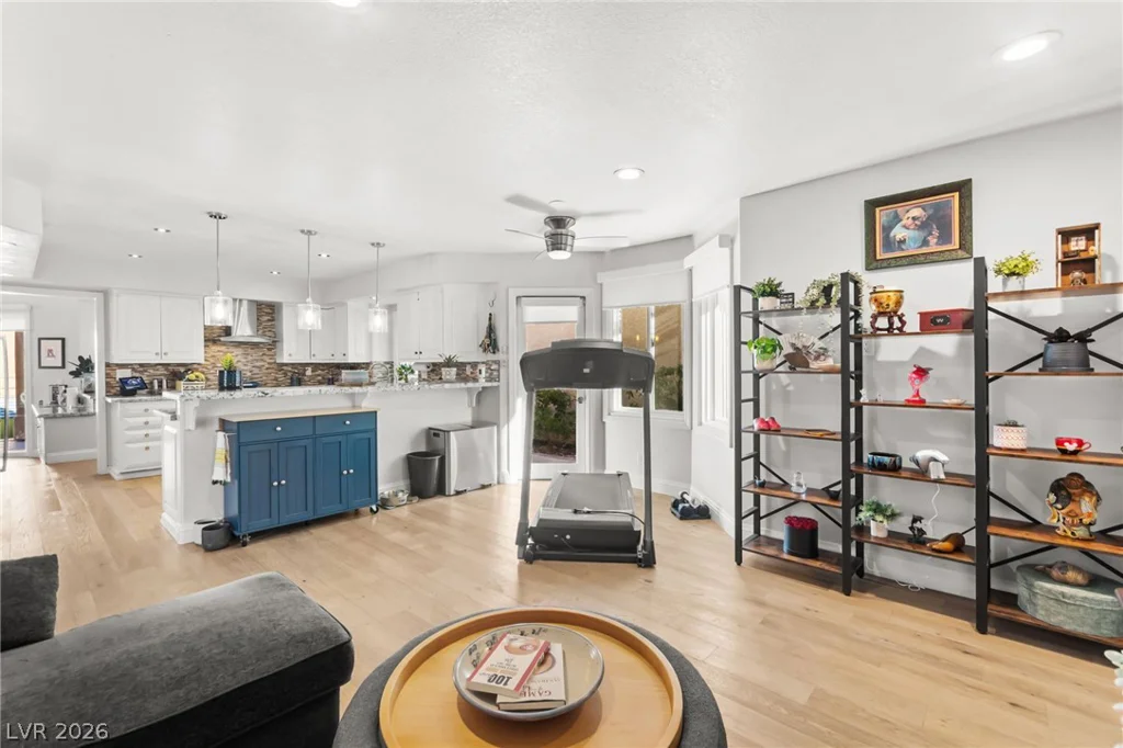 5090 Breakers, Las Vegas, NV 89113