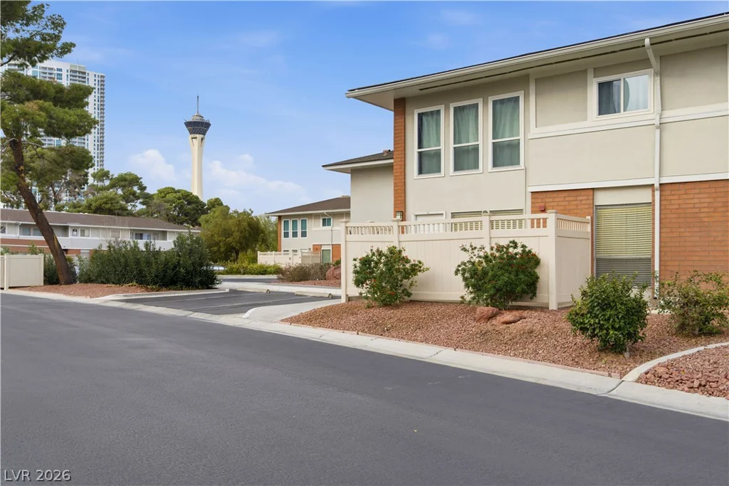 2838 Geary, Las Vegas, NV 89109