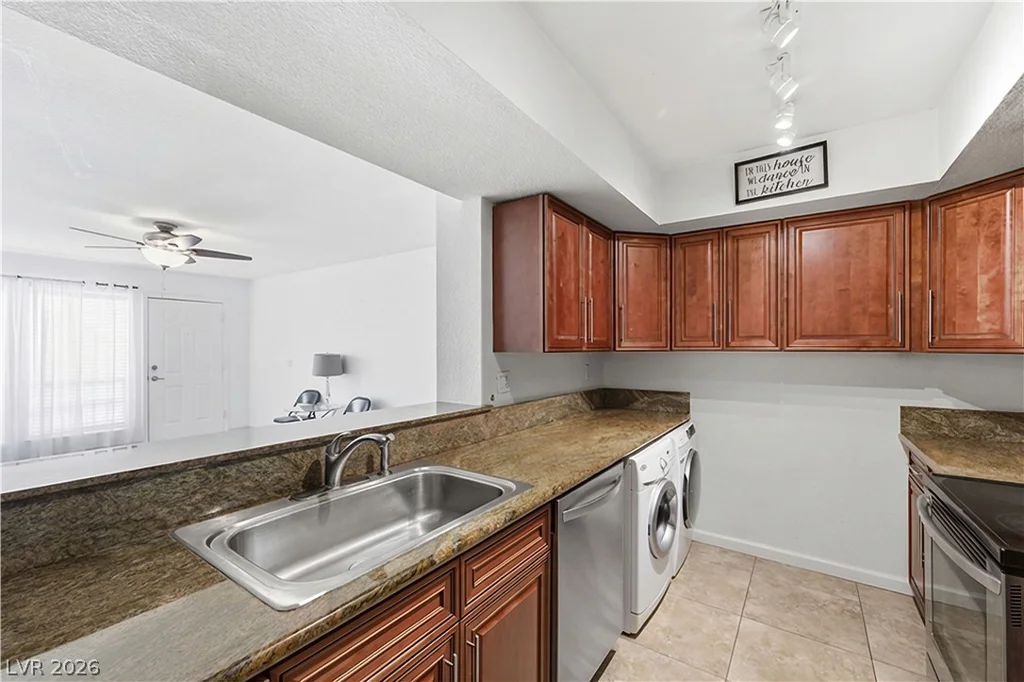 2838 Geary, Las Vegas, NV 89109