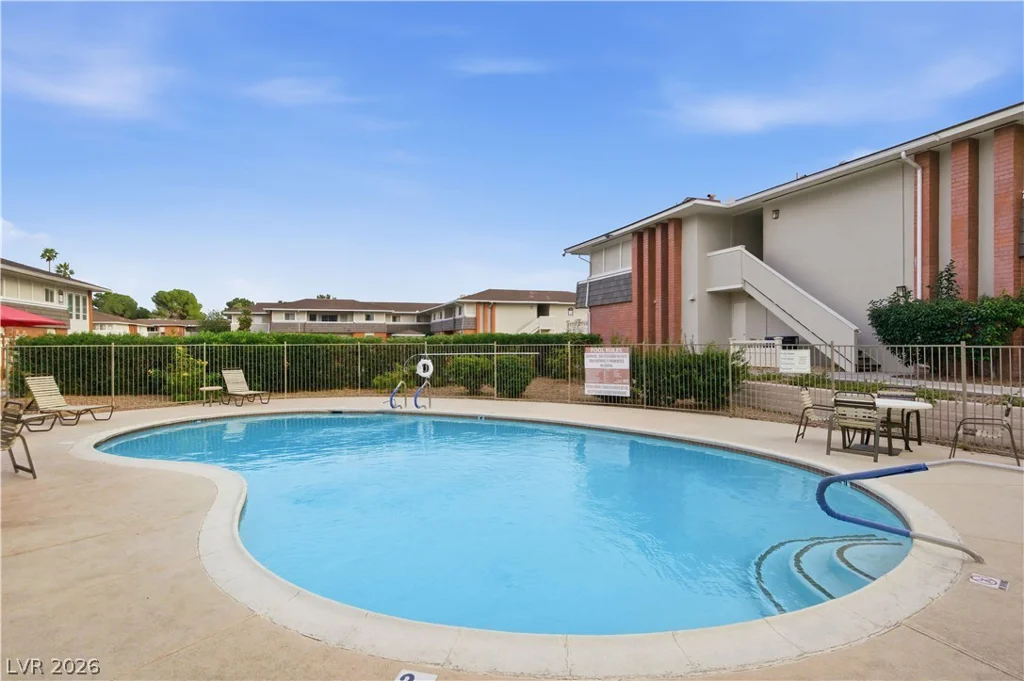 2838 Geary, Las Vegas, NV 89109
