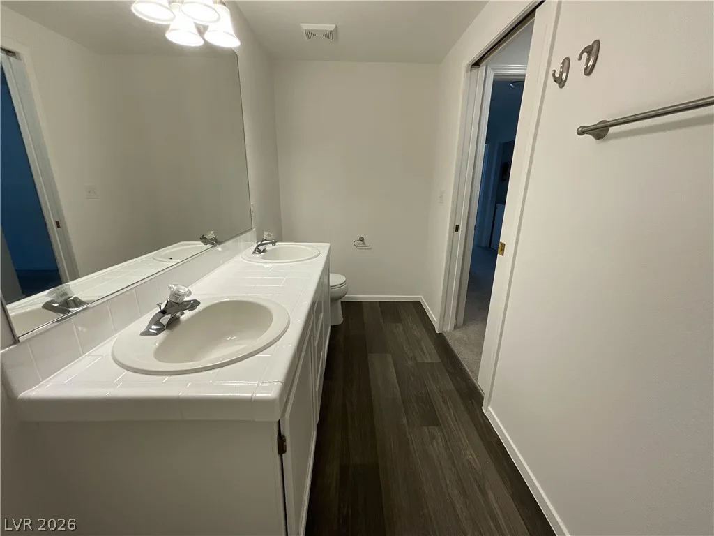 900 Heavenly Hills, Las Vegas, NV 89145