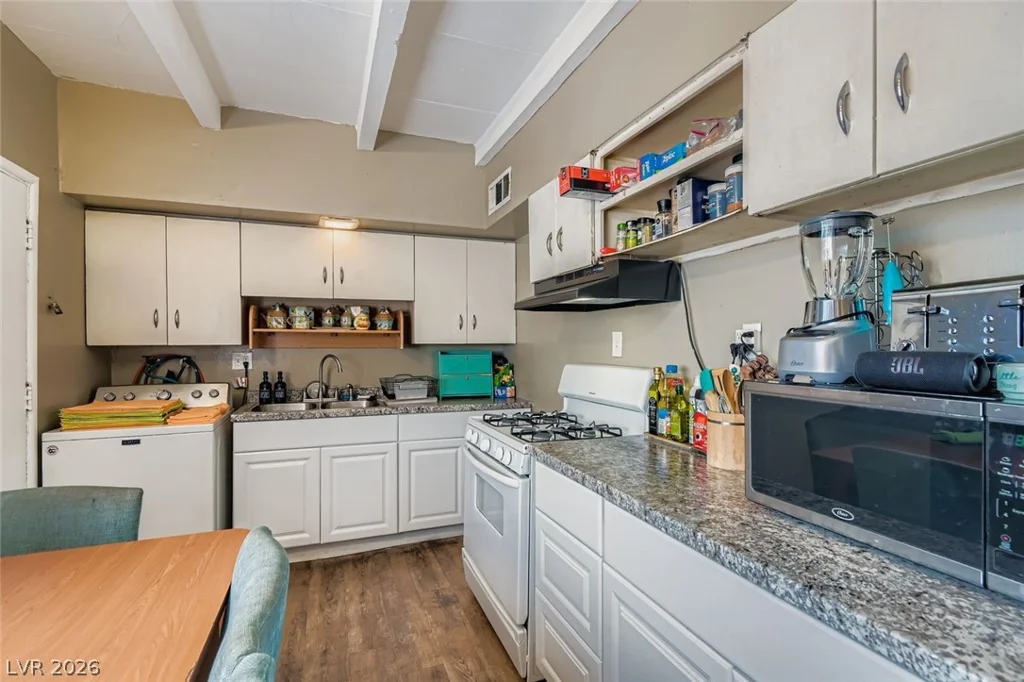 2105 Stanley, North Las Vegas, NV 89030