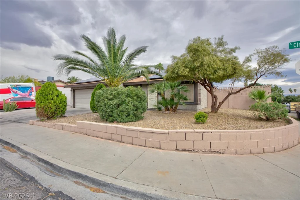 3946 Clear View, Las Vegas, NV 89121