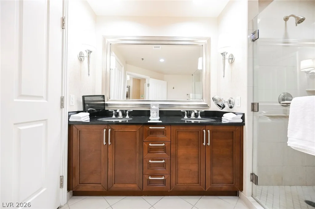 145 HARMON, Las Vegas, NV 89109