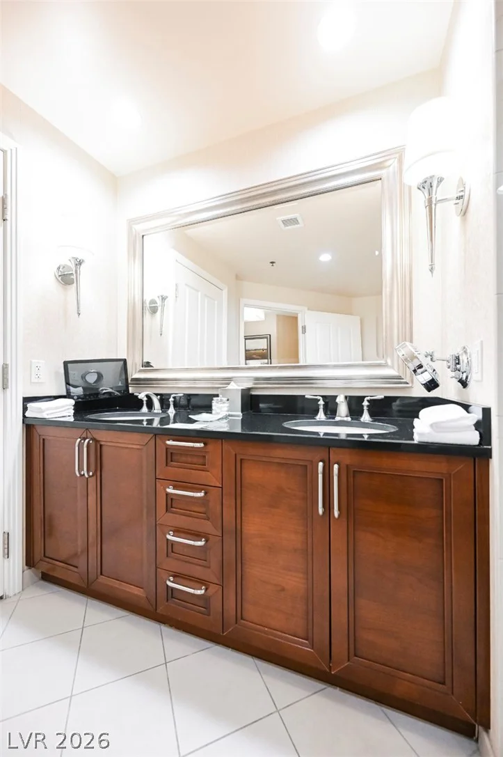 145 HARMON, Las Vegas, NV 89109