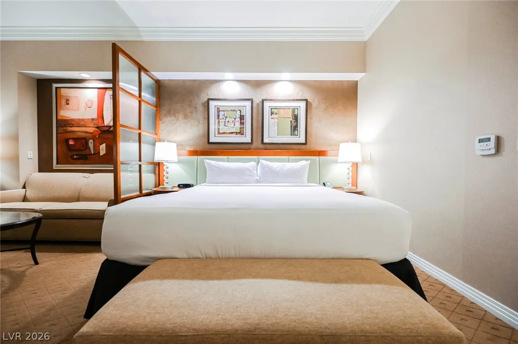 145 HARMON, Las Vegas, NV 89109