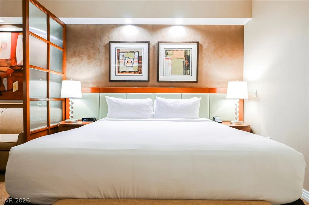 145 HARMON, Las Vegas, NV 89109