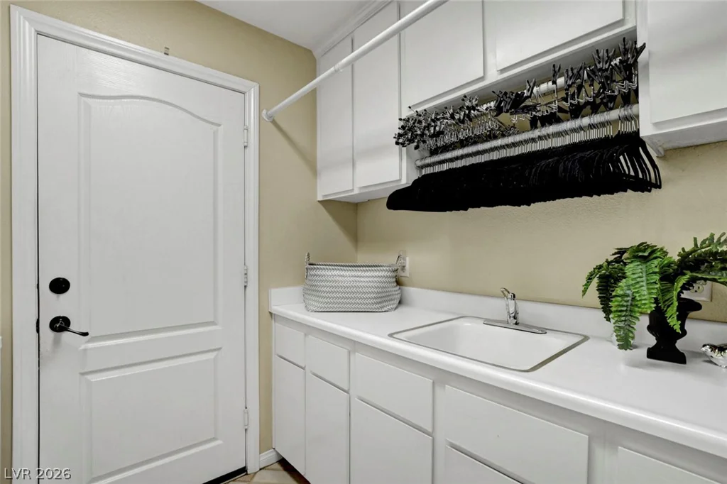 1812 Paseo Overlook, Las Vegas, NV 89128