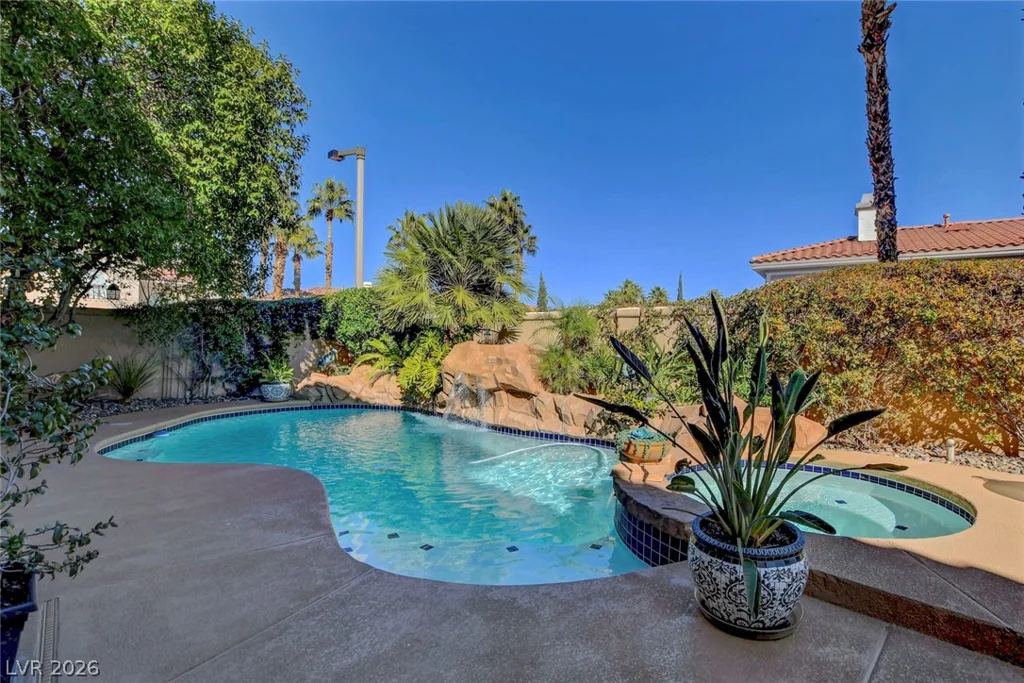 1812 Paseo Overlook, Las Vegas, NV 89128