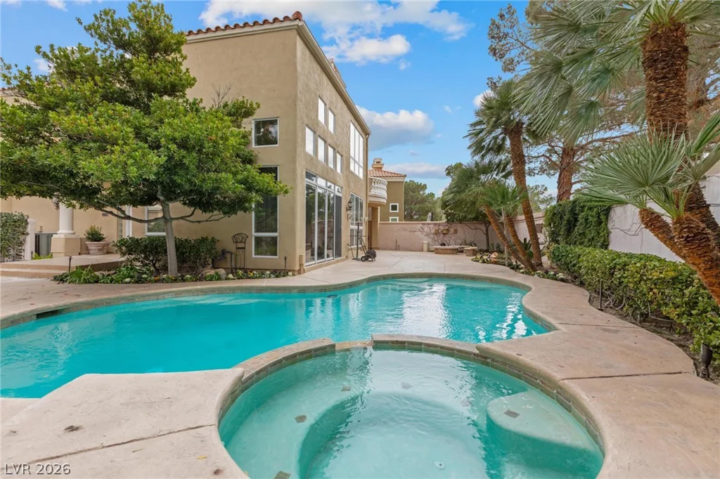 8229 Crow Valley, Las Vegas, NV 89113
