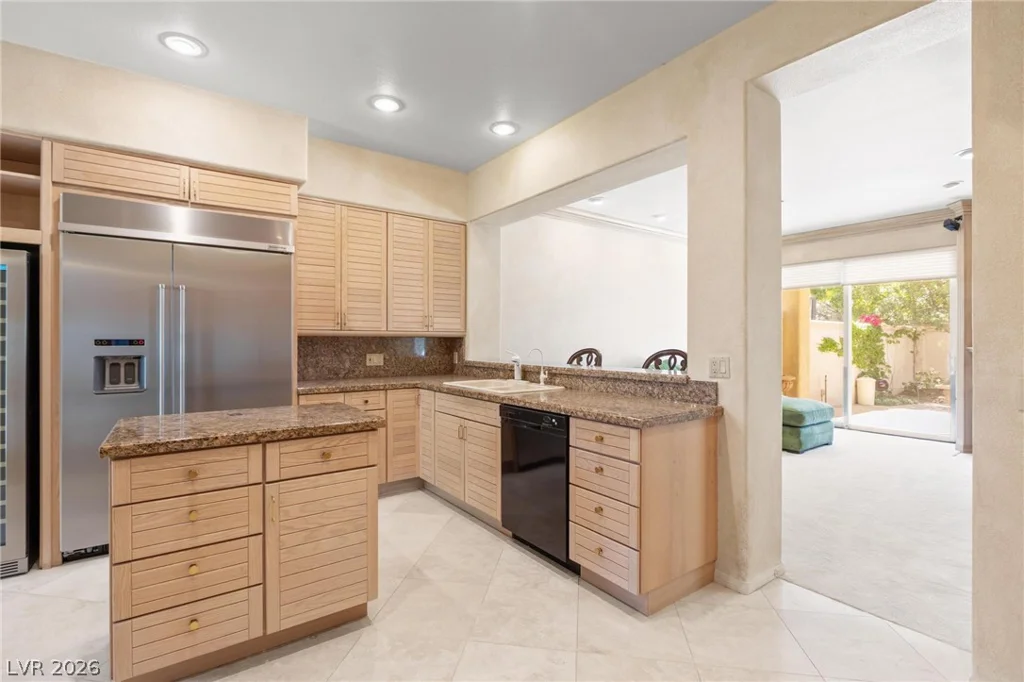 8229 Crow Valley, Las Vegas, NV 89113