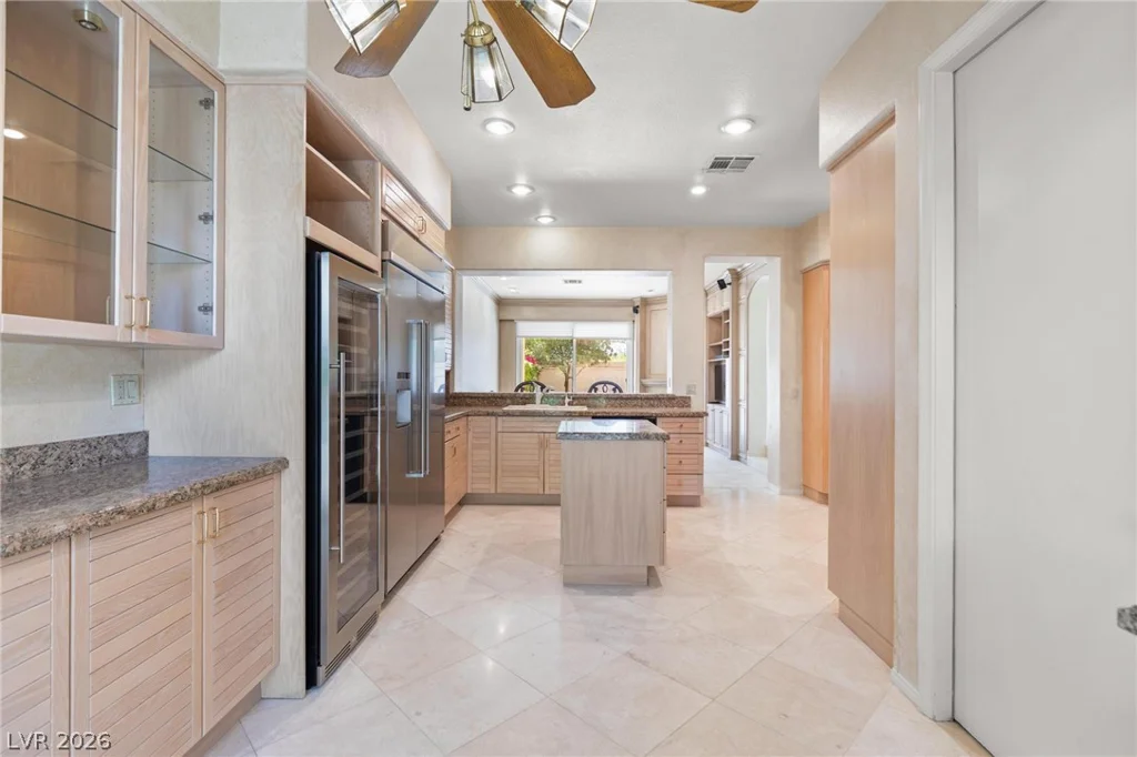 8229 Crow Valley, Las Vegas, NV 89113