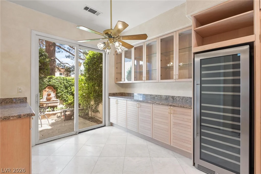 8229 Crow Valley, Las Vegas, NV 89113