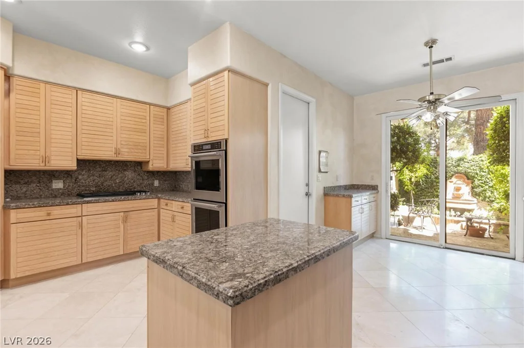 8229 Crow Valley, Las Vegas, NV 89113