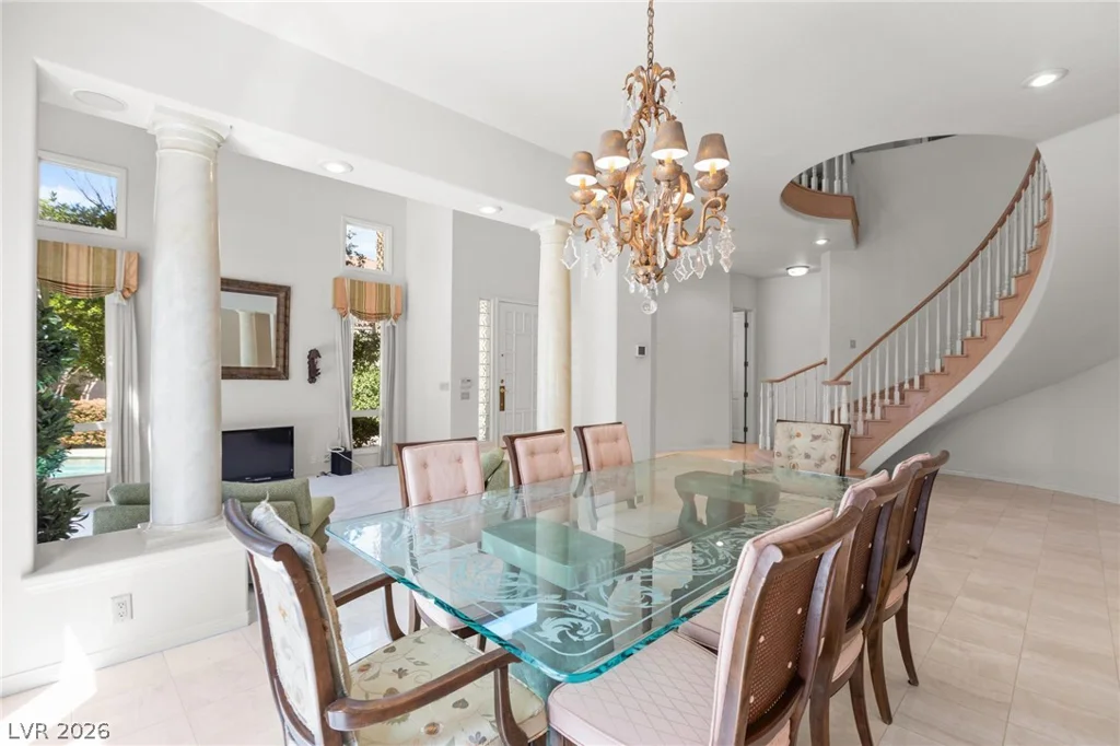 8229 Crow Valley, Las Vegas, NV 89113