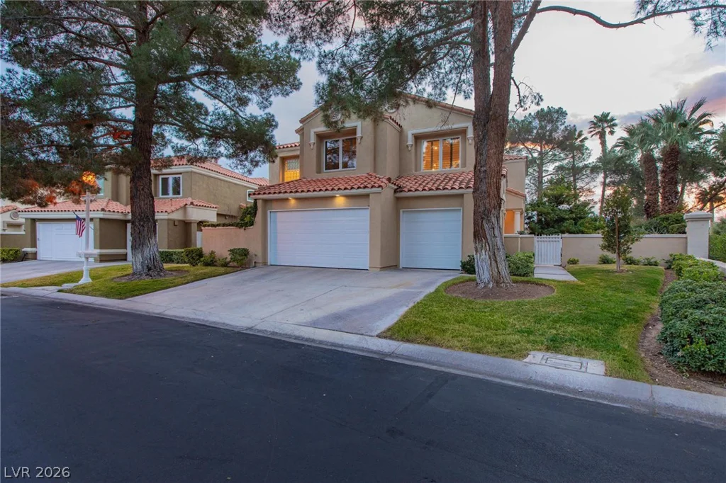 8229 Crow Valley, Las Vegas, NV 89113