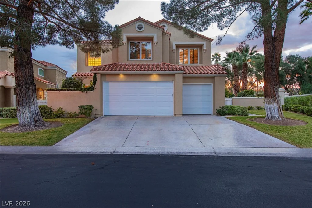 8229 Crow Valley, Las Vegas, NV 89113