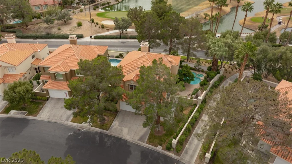 8229 Crow Valley, Las Vegas, NV 89113