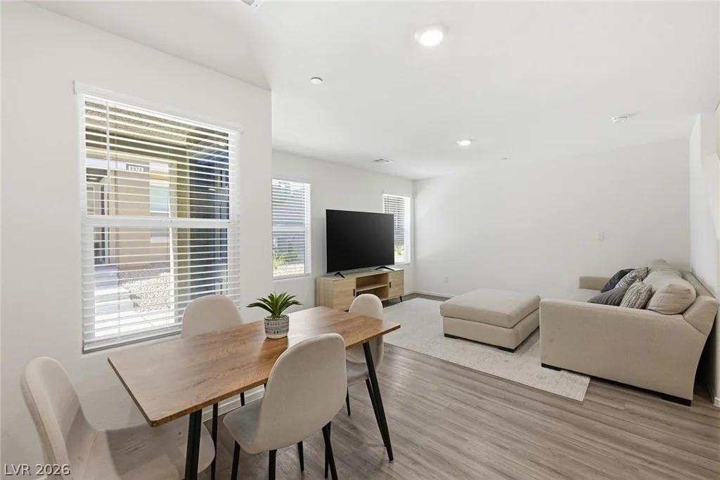 9929 Canary Hills, Las Vegas, NV 89141