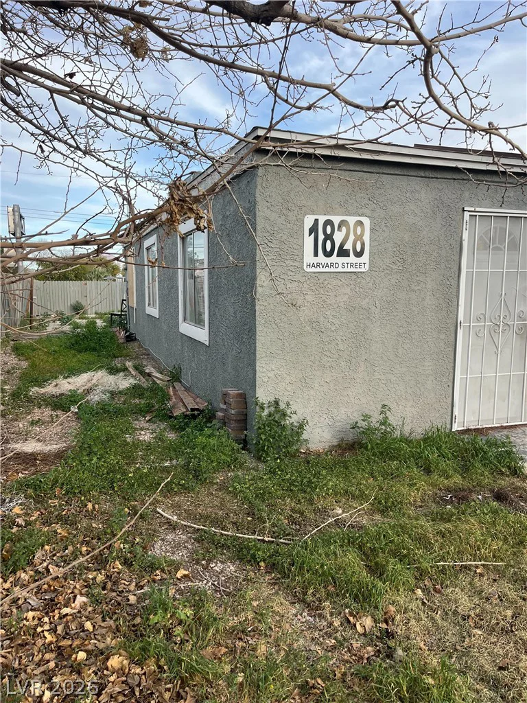 1828 Harvard, North Las Vegas, NV 89030