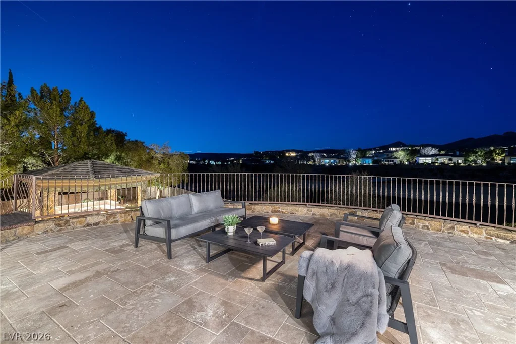 4 Ayden, Henderson, NV 89052