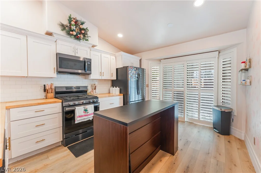 1929 Grand Prairie, North Las Vegas, NV 89032