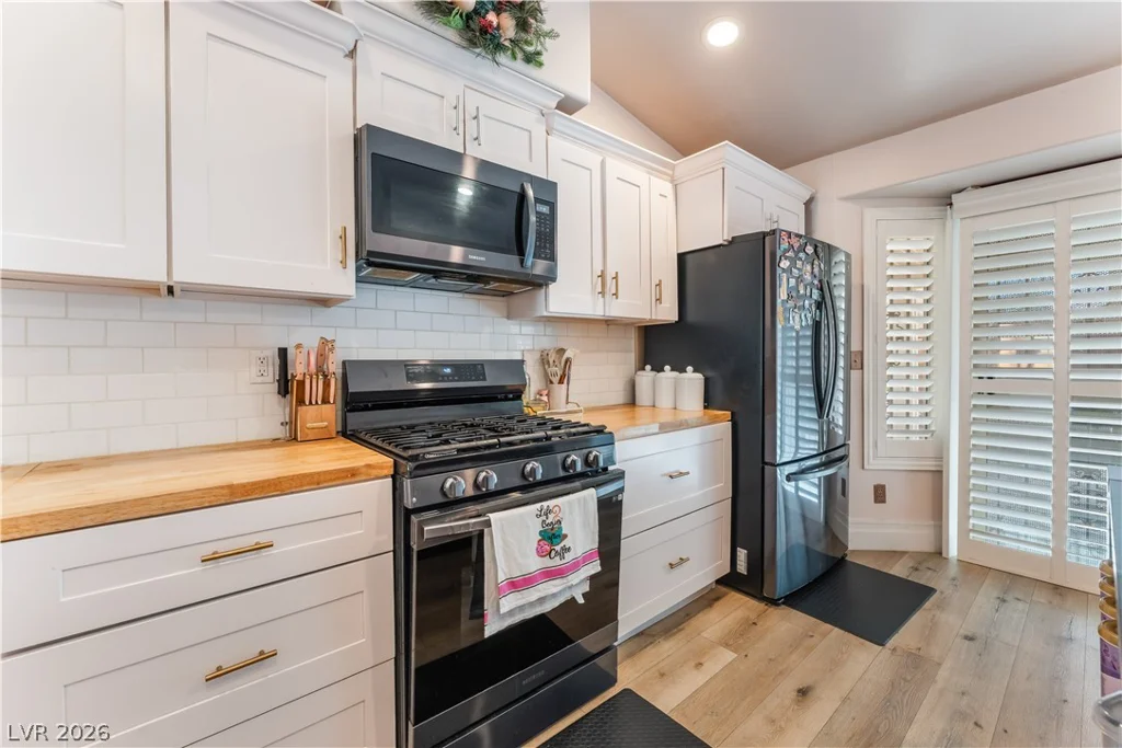1929 Grand Prairie, North Las Vegas, NV 89032