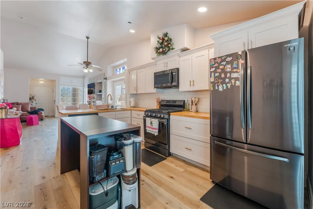 1929 Grand Prairie, North Las Vegas, NV 89032