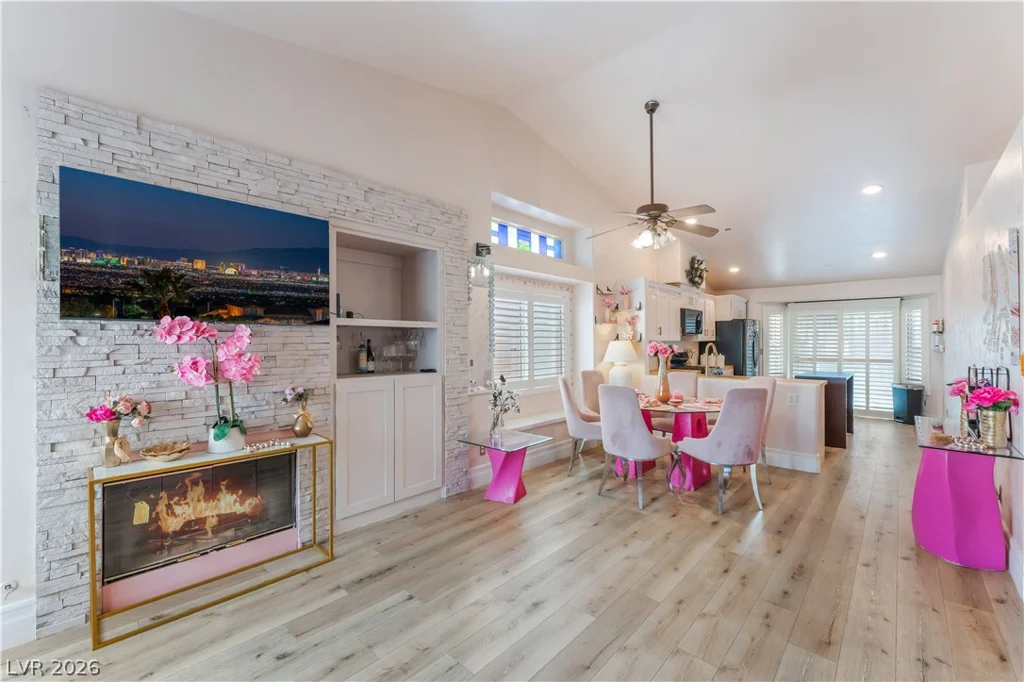1929 Grand Prairie, North Las Vegas, NV 89032