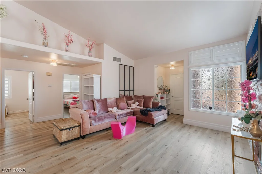 1929 Grand Prairie, North Las Vegas, NV 89032