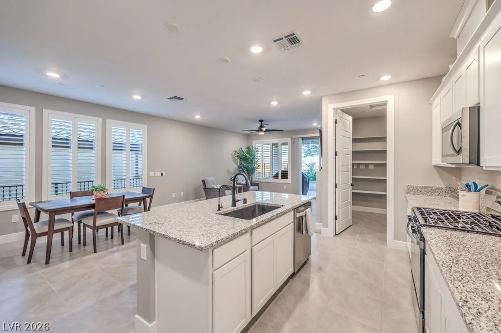 70 Lake Bluff, Henderson, NV 89011