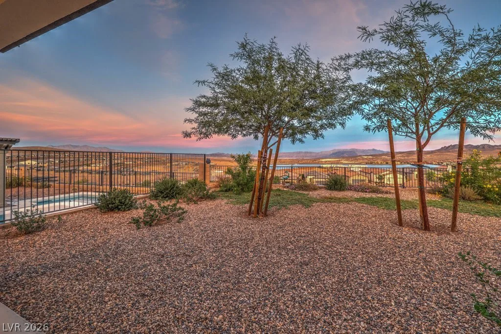 70 Lake Bluff, Henderson, NV 89011