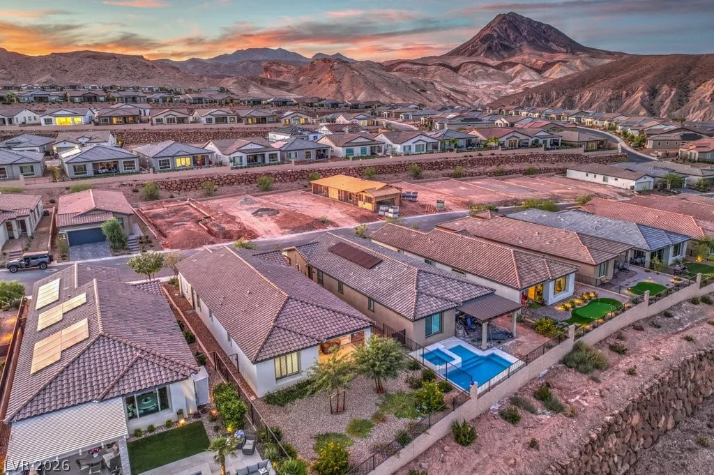 70 Lake Bluff, Henderson, NV 89011
