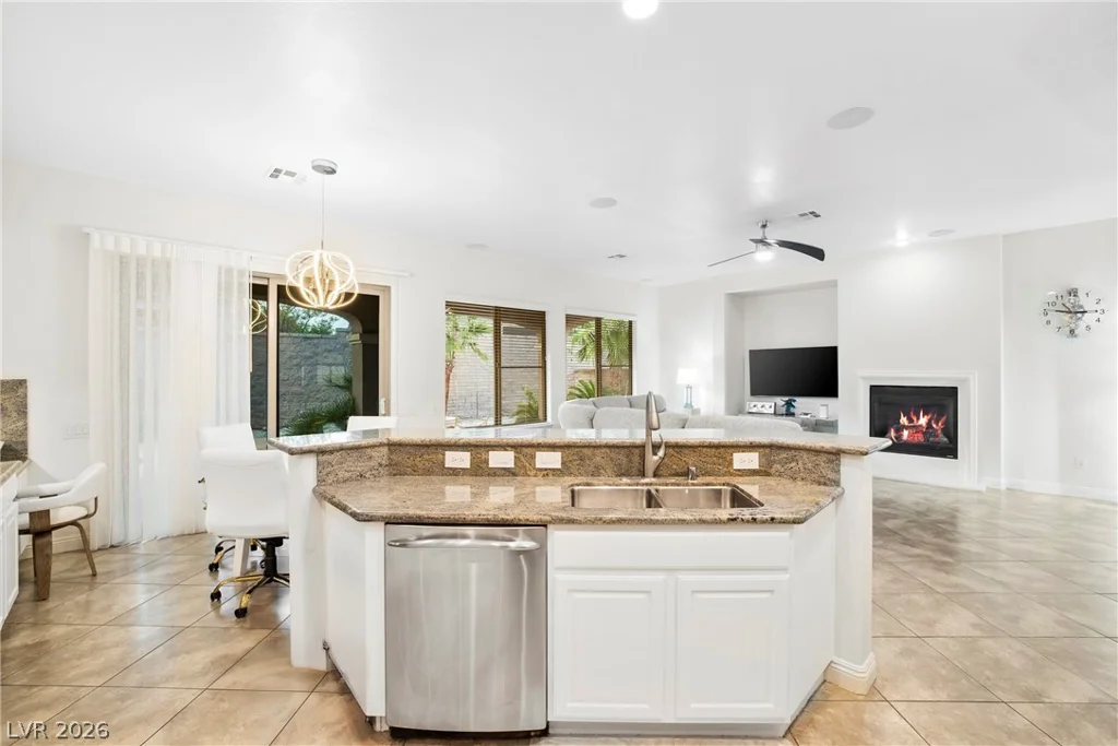 7263 Pinfeather, North Las Vegas, NV 89084