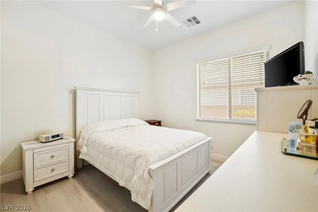 7263 Pinfeather, North Las Vegas, NV 89084