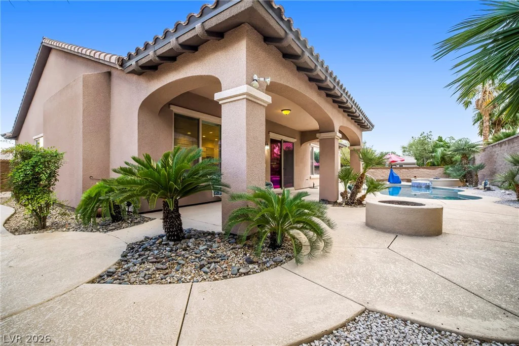 7263 Pinfeather, North Las Vegas, NV 89084