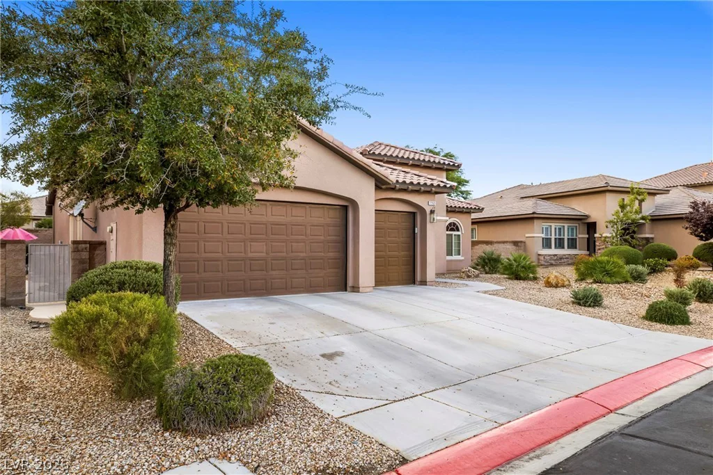 7263 Pinfeather, North Las Vegas, NV 89084