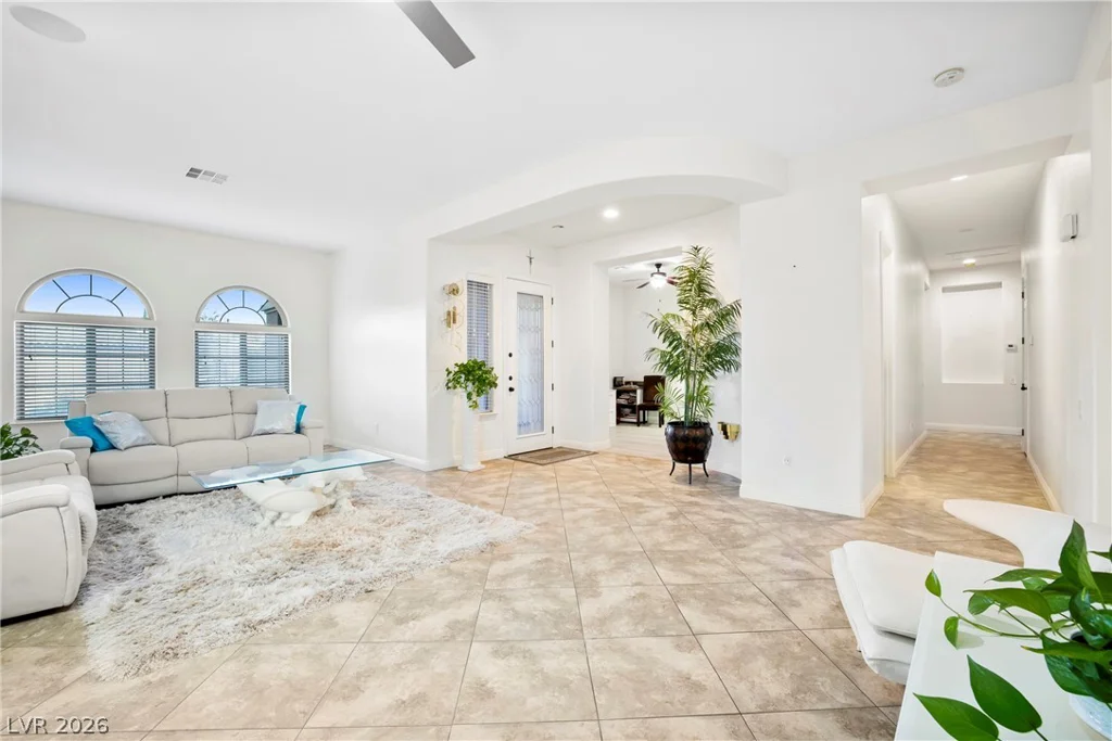 7263 Pinfeather, North Las Vegas, NV 89084